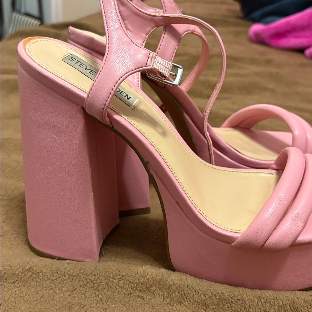 Steve Madden Pink Platform Sandals - Picture 4 of 7